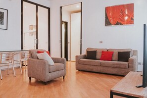 Living area - Family Apartment City Center - Mirable PM (Milano)