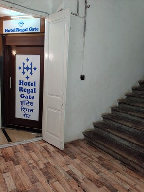 Exterior - Hotel Regal Gate (Mumbai)