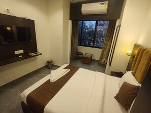Economy Room, City View | Free WiFi - Hotel Regal Gate (Mumbai)
