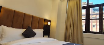 Hotel Regal Gate