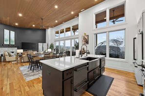 Fridge, microwave, oven, stovetop - Modern w/Sleek Design, Hot Tub, Dome & Game Room (Hedgesville)