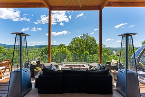 Modern Design w/Hot Tub, Sauna, Dome & Game Room