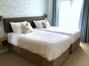 1 bedroom, iron/ironing board, WiFi, bed sheets - The Stables - Chidham  -  an annexe that sleeps 2 guests  in 1 bedroom (Chidham)