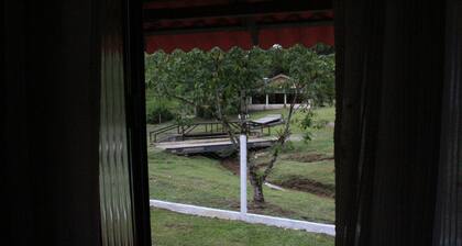 Casa de Campo com Churrasqueira e Fog o a Lenha