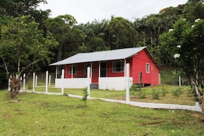 House, Smoking | 3 bedrooms - Casa de Campo com Churrasqueira e Fog o a Lenha (Paranaguá)