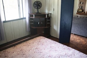 House, Smoking | 3 bedrooms - Casa de Campo com Churrasqueira e Fog o a Lenha (Paranaguá)