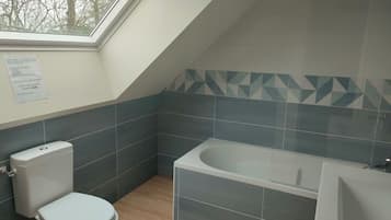 Asciugacapelli, asciugamani, sapone, carta igienica