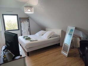 1 bedroom, WiFi, bed sheets