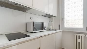 Kühlschrank, Mikrowelle, Toaster