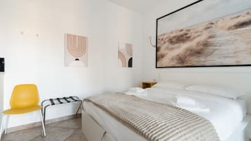 1 chambre, fer et planche Ă repasser