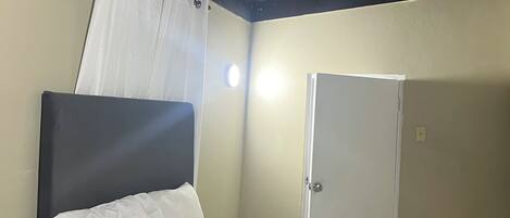 Bügeleisen/Bügelbrett, WLAN, Bettwäsche