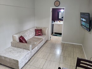 Smart TV - Trinidad Treasure (Tacarigua)