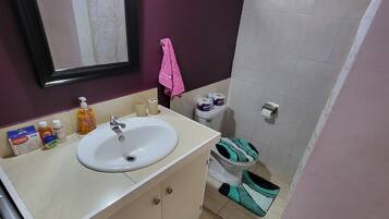 Dutxa, tovalloles, sabó i xampú