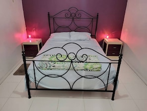 1 makuuhuone, silitysrauta/-lauta, ilmainen Wi-Fi, vuodevaatteet