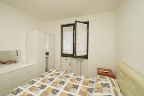 House, Smoking - Relax Apartment in Toscolano-maderno (Toscolano Maderno)