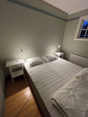 House, 4 Bedrooms, Sauna, Ocean View | 4 bedrooms - Cottage With Private Beach and Sauna (Jonkoping)