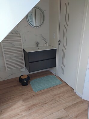 Interior - Room with outdoor spa unlimited access (Porcaro)