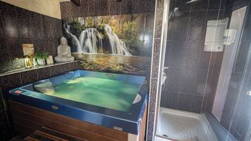 Superior Villa, Mountain View | Spa