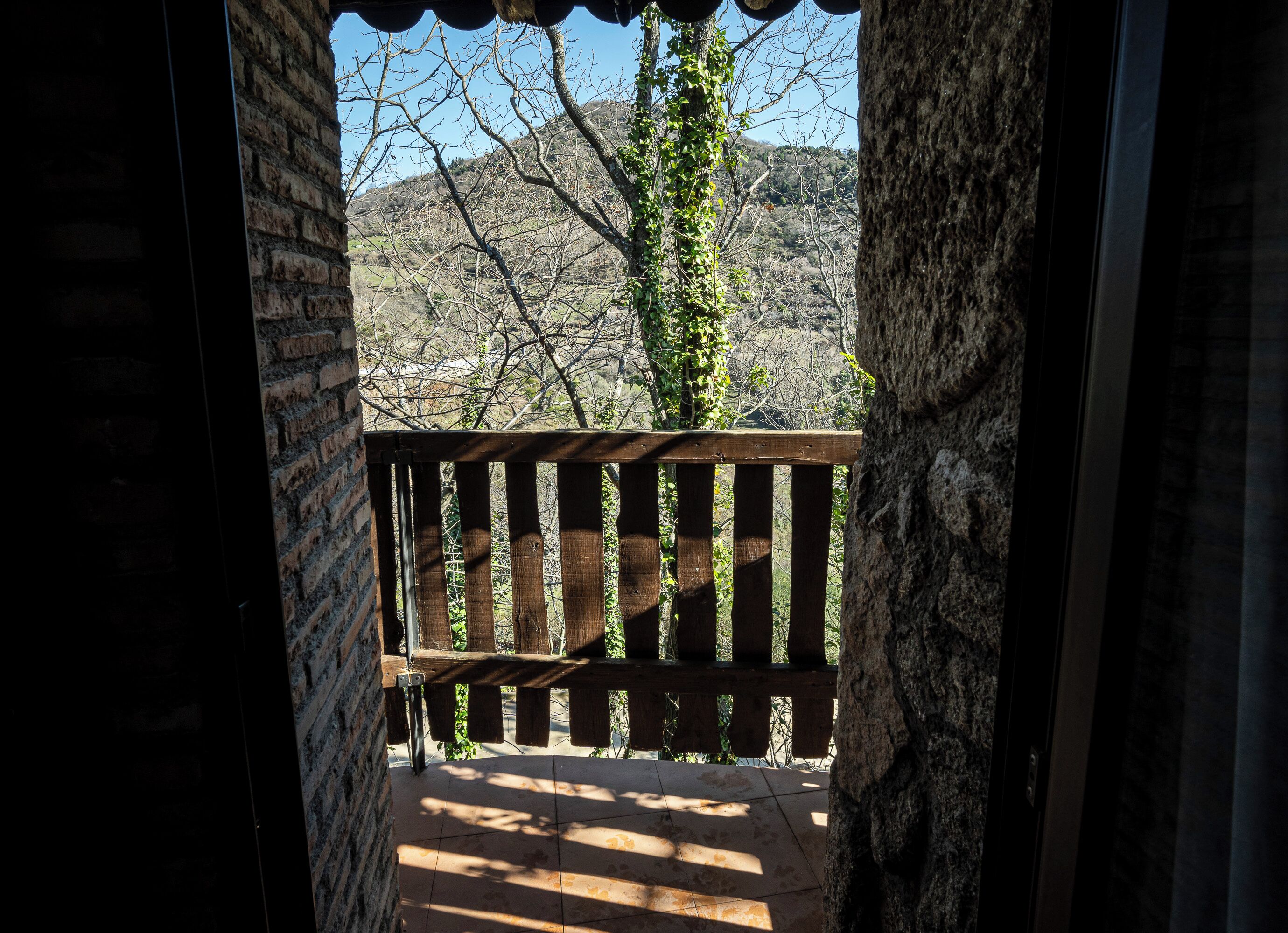 Vila superior, vista para a montanha | Parte interna