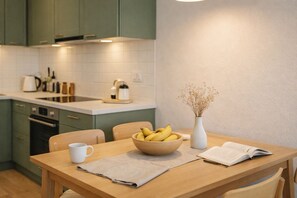 Private kitchen - Elegant Shoreditch Hideaway | Serene City Studio (London)