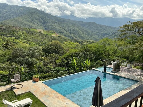 Finca in Sopetran with Infinity Pool and Jacuzzi