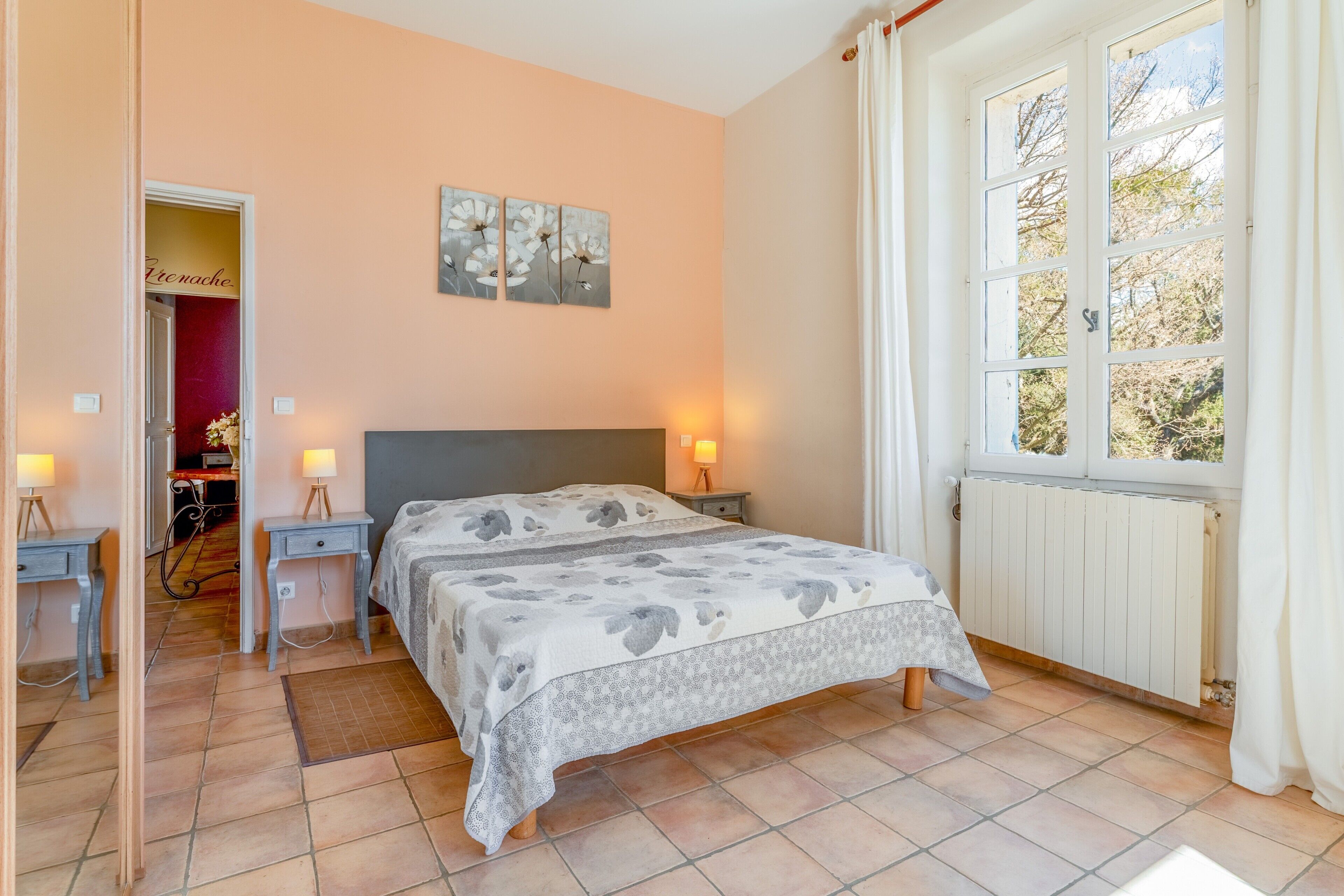 Tabla de planchar con plancha y wifi 