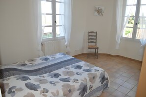 Iron/ironing board, WiFi - Château Mazane – Mas in the Heart of Vineyards, Pool and Mountain View (Sarrians)