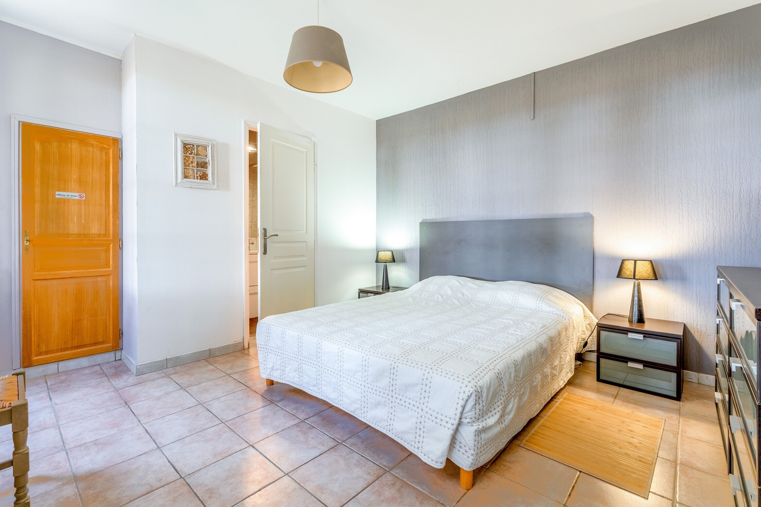 مكواة/لوح كي وواي فاي