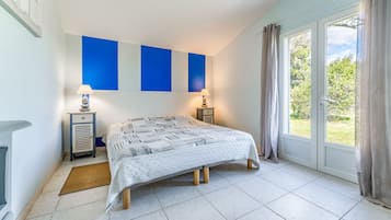 Iron/ironing board, WiFi