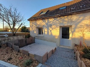 Exterior - Gîte "Ma Poule" for 1 to 5 people with swimming pool (Mosnes)