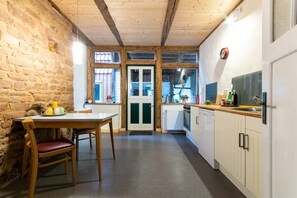 Private kitchen - Cozy adobe half-timbered house with fireplace (Osterode am Harz)