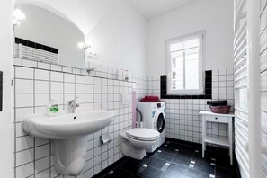Hair dryer, soap, toilet paper - Cozy adobe half-timbered house with fireplace (Osterode am Harz)