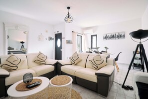 Smart TV - Apartment Carla with garden and pool (Armação de Pêra)