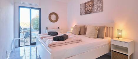 3 bedrooms, iron/ironing board, free WiFi, bed sheets