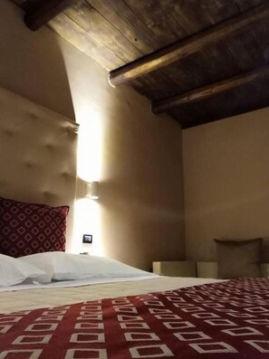 Desk, free WiFi - HOTEL ARIMANNIA (Caramanico Terme)