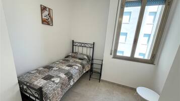 Apartamento, 3 habitaciones, balcón, vistas al mar | 4 dormitorios