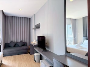Deluxe Double Room | In-room safe, desk, free WiFi, bed sheets - The Sense 2 (Patong)
