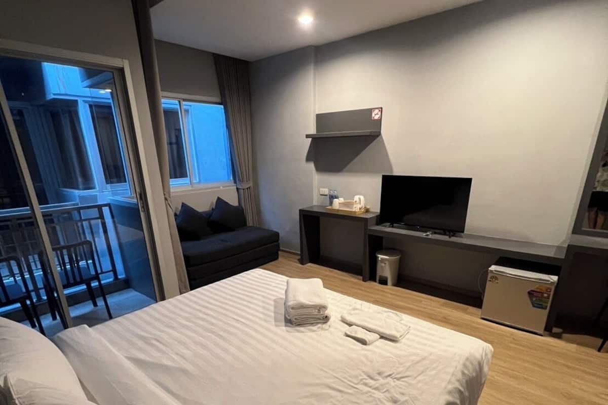 Deluxe Double Room | Desk, free WiFi
