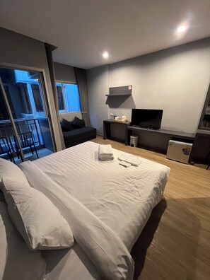 Deluxe Double Room | Desk, free WiFi - The Sense 2 (Patong)