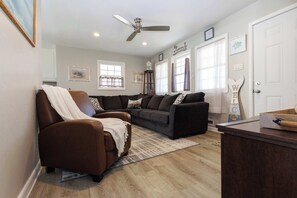 TV - Cozy Cape Escape | North Cape Ocean-Inspired| Pets (Lower Township)
