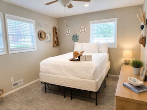 2 bedrooms, WiFi, bed sheets - Pet-Friendly Cozy Cape Escape Near Beach (Lower Township)