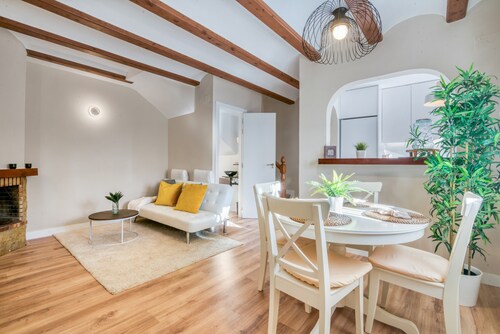 Holiday Home 'Casa Claudia' with Shared Pool, Wi-Fi and Air Conditioning