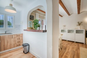 Interior - Holiday Home 'Casa Claudia' with Shared Pool, Wi-Fi and Air Conditioning (Alicante)