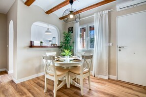 Dining - Holiday Home 'Casa Claudia' with Shared Pool, Wi-Fi and Air Conditioning (Alicante)