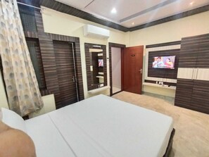 Bureau, accès au Wi-Fi (inclus)