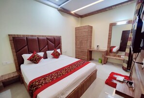 Quarto casal executivo | Escrivaninha, Wi-Fi de cortesia