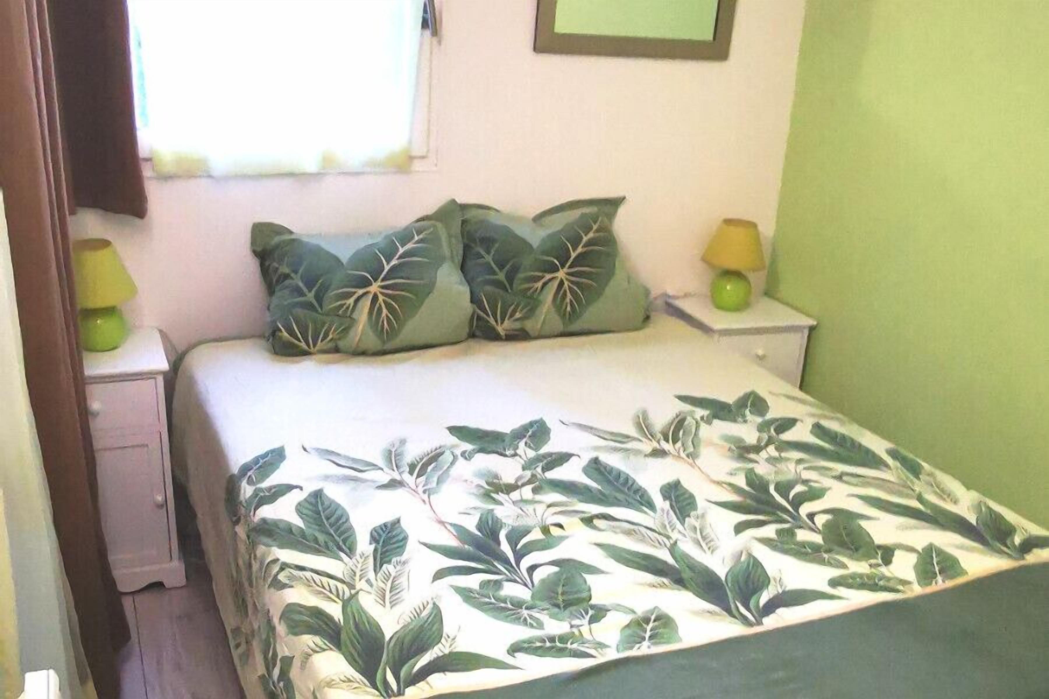 1 bedroom, iron/ironing board, bed sheets