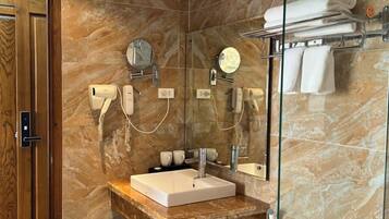 Executive Double Room, 1 King Bed, Lakeside | Bathroom | Combined shower/bathtub, designer toiletries, hair dryer, bathrobes