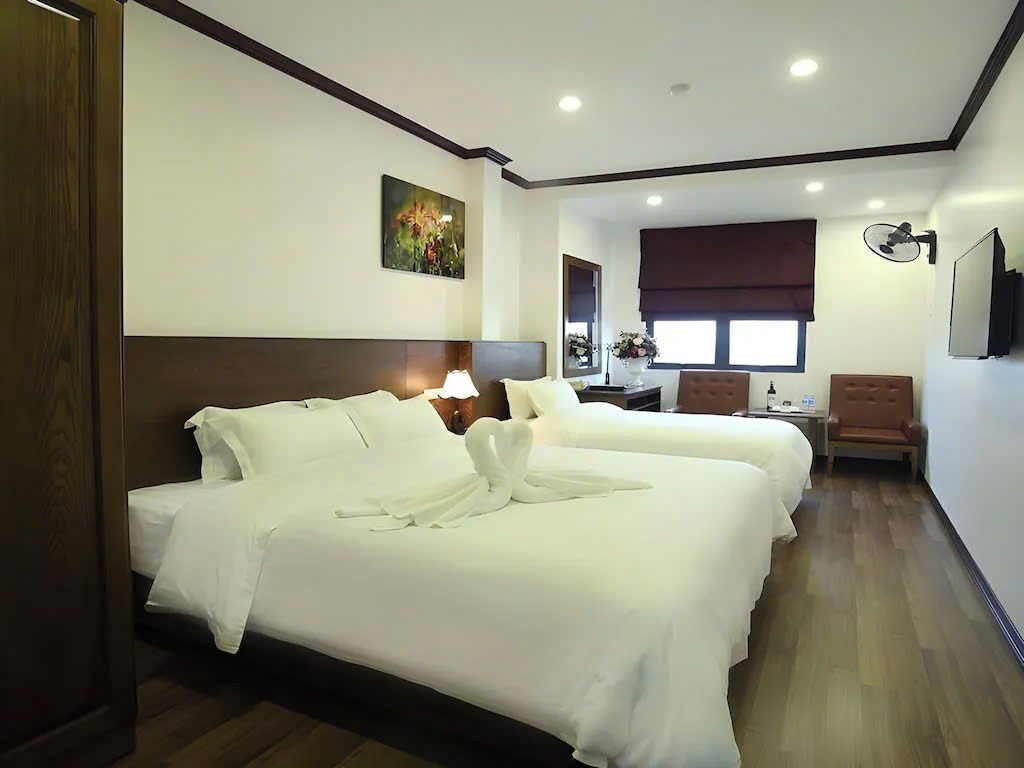 Tallelokero huoneessa, työpöytä