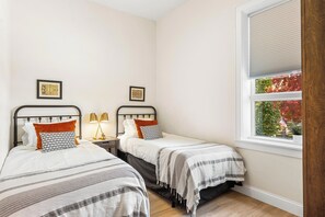 2 makuuhuonetta, silitysrauta/-lauta, Wi-Fi, vuodevaatteet